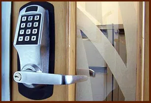 Desoto Locksmith Service Desoto, TX 972-810-6753 - 10-63-commercial-lock